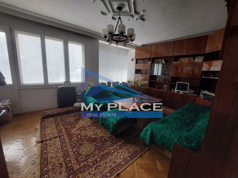 Продава МНОГОСТАЕН, гр. Шумен, Пожарната, снимка 2 - Апартаменти - 52640917