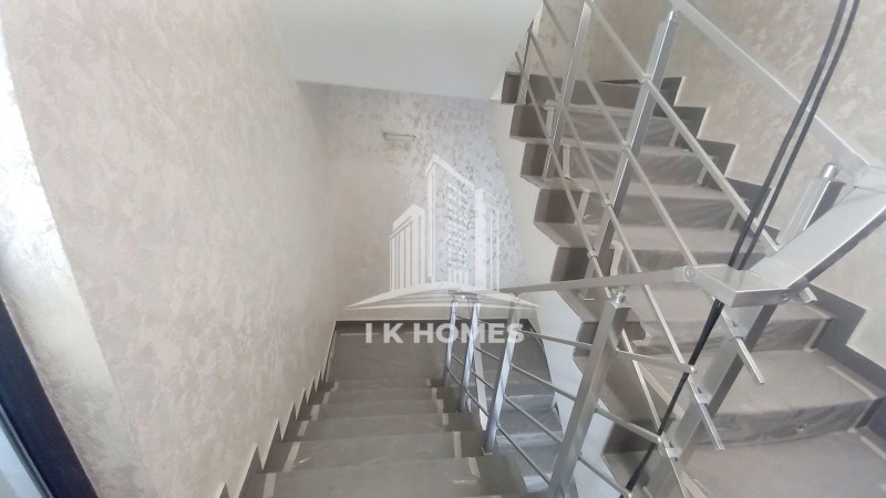 Продава  2-стаен град Пловдив , Коматево , 63 кв.м | 53060357 - изображение [2]