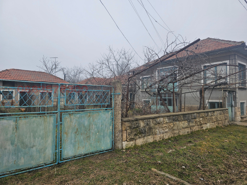 Продава КЪЩА, с. Горно Абланово, област Русе