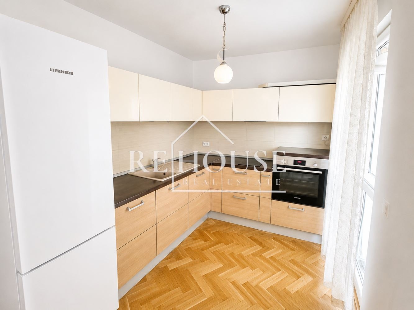 Продава 3-СТАЕН, гр. Варна, Лятно кино Тракия, снимка 3 - Апартаменти - 55800111