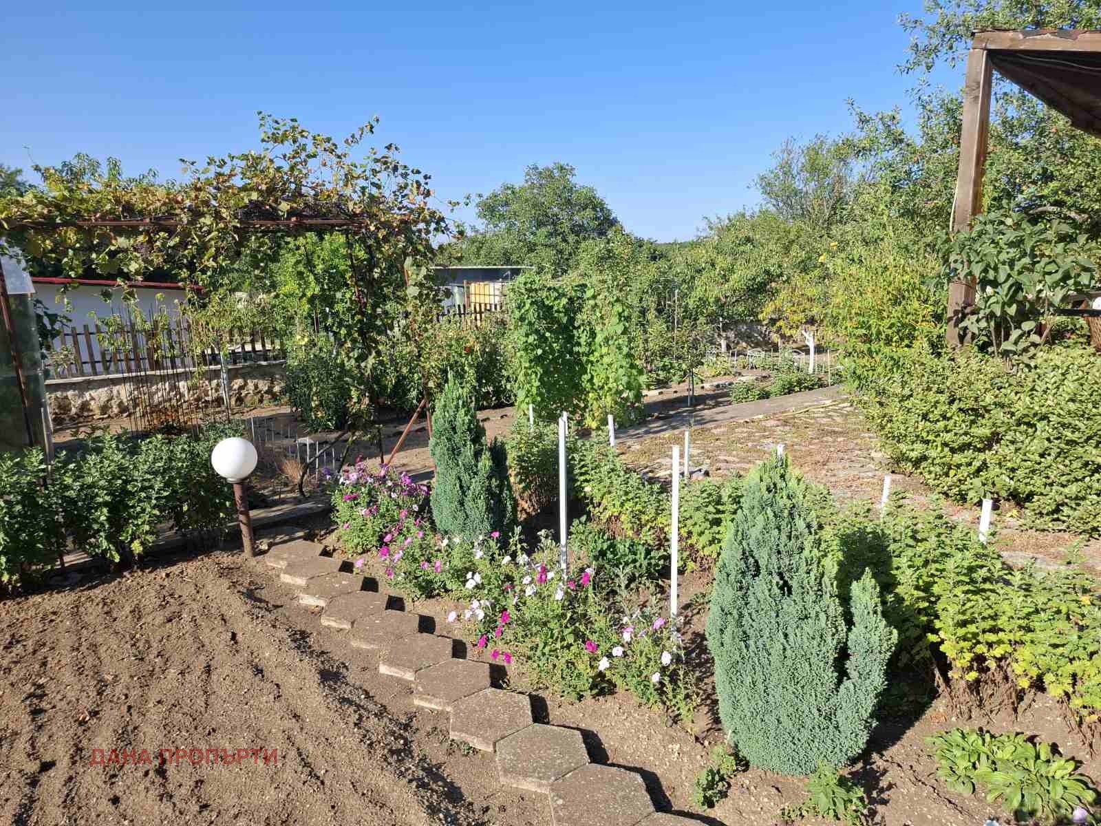 Продава КЪЩА, гр. Варна, м-т Добрева чешма, снимка 17 - Къщи - 55693758