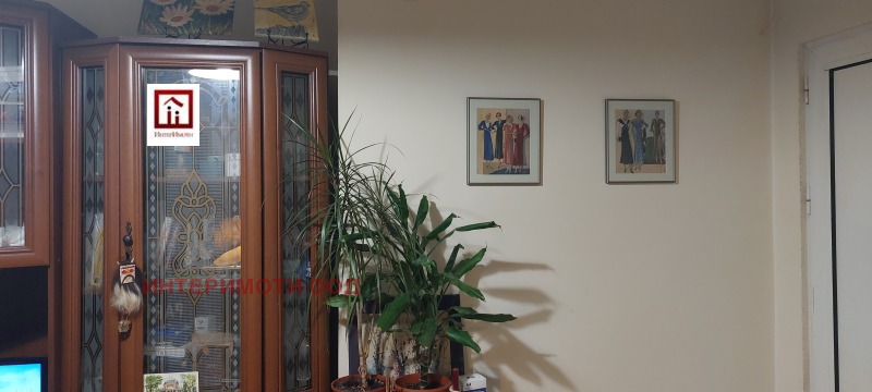 Продава 2-СТАЕН, гр. София, Център, снимка 2 - Апартаменти - 52686320