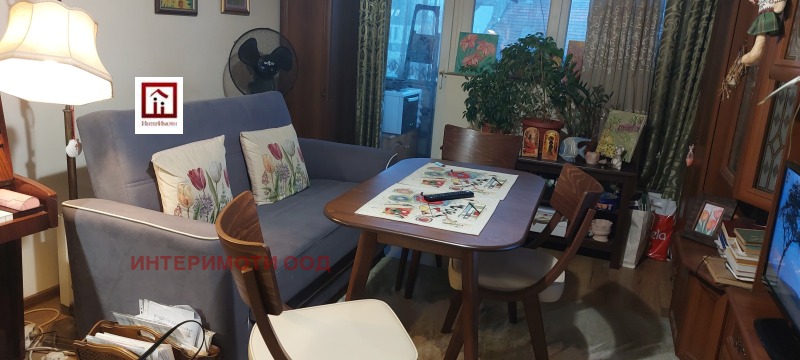 Продава 2-СТАЕН, гр. София, Център