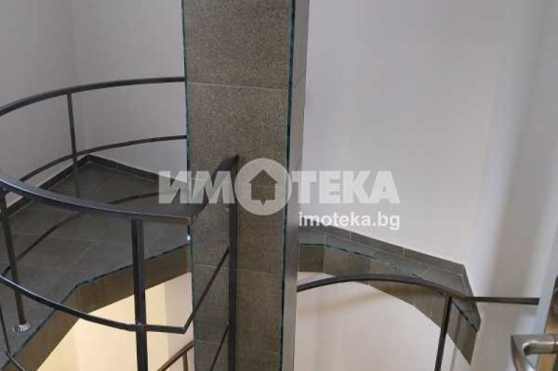 Продава КЪЩА, гр. Варна, Център, снимка 7 - Къщи - 48377595