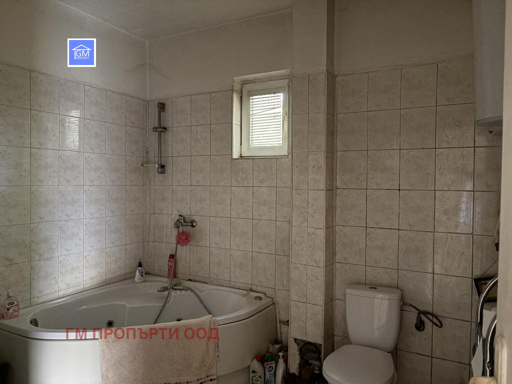 Продава КЪЩА, с. Здравец, област Варна, снимка 15 - Къщи - 56221957