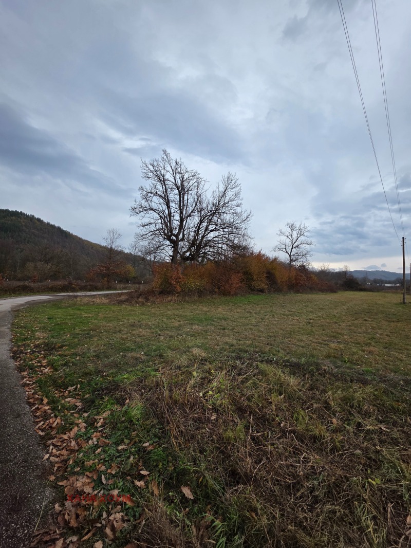 Продава ПАРЦЕЛ, гр. Троян, област Ловеч, снимка 2 - Парцели - 52803200