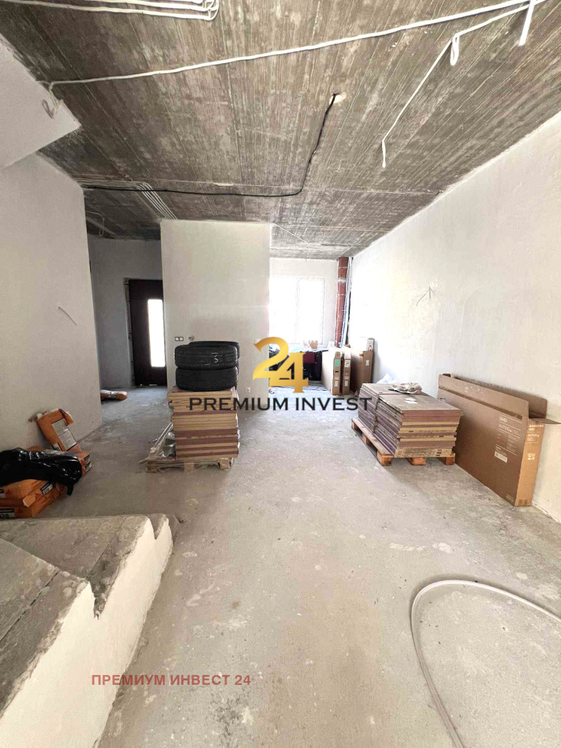 Til salgs  Hus Plovdiv , Ostromila , 388 kvm | 33933793 - bilde [4]