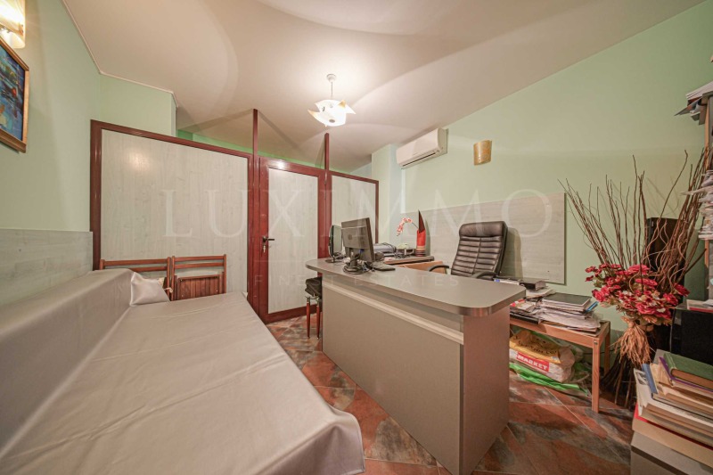 Eladó  Hivatal Sofia , Vitosa , 120 négyzetméter | 53826521
