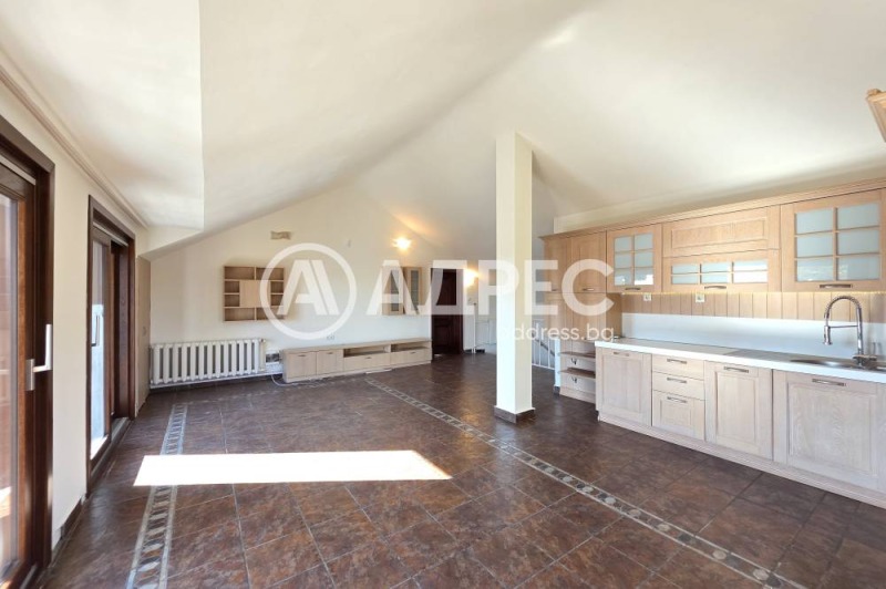 Продава КЪЩА, гр. София, Горна баня, снимка 15 - Къщи - 52672454