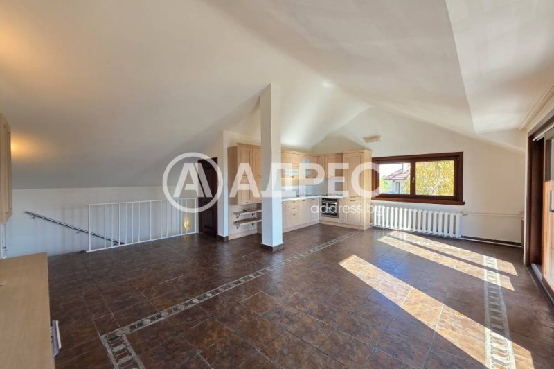 Продава КЪЩА, гр. София, Горна баня, снимка 14 - Къщи - 52672454