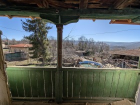 Casa Zaya, región de Gabrovo 9