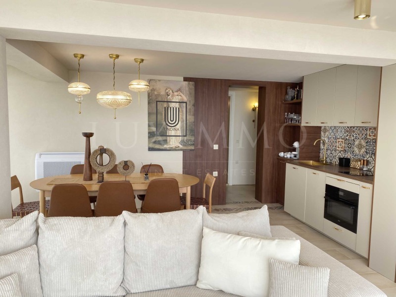 Продава КЪЩА, гр. Балчик, област Добрич, снимка 2 - Къщи - 52133964