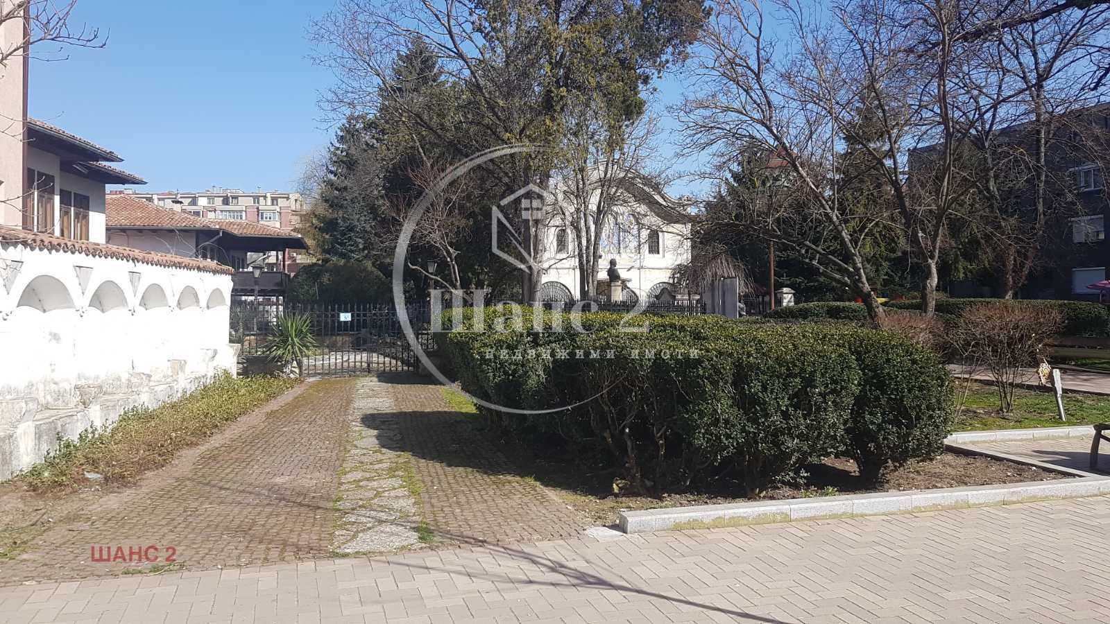 Продава КЪЩА, гр. Добрич, Център, снимка 2 - Къщи - 53826735