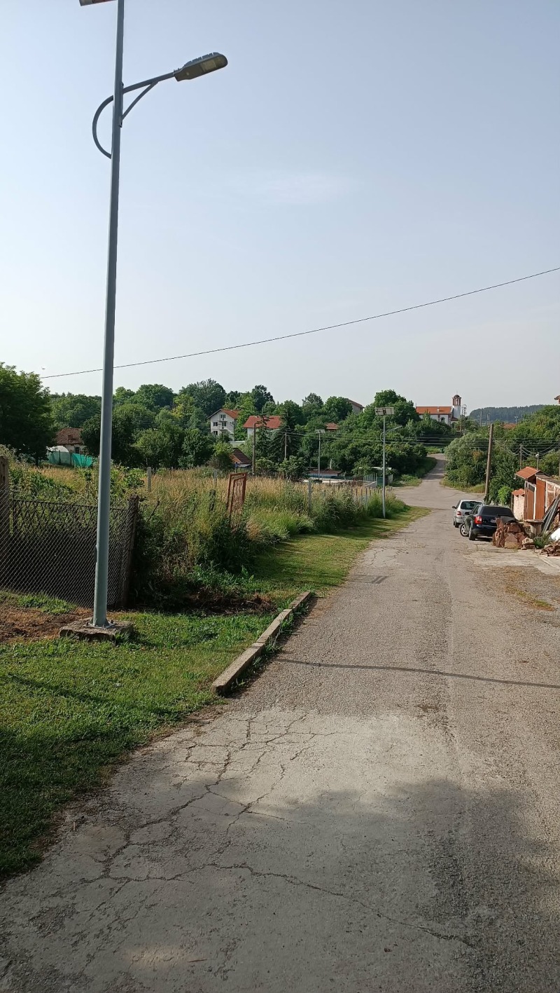 Продава ПАРЦЕЛ в област Перник, с. Велковци - 700 кв.м / 39 995 € » 78 223.42 лв., ЕВРОИНВЕСТ СОФИЯ ЕООД