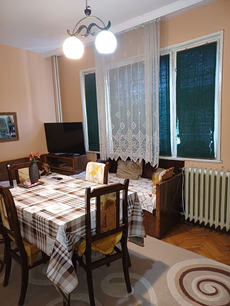 Продава МНОГОСТАЕН, гр. Пловдив, Младежки Хълм, снимка 2 - Апартаменти - 55632424