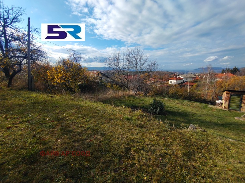 Продава ПАРЦЕЛ, с. Кладница, област Перник