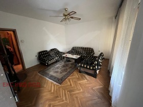 2 chambres Karchiyaka, Plovdiv 1