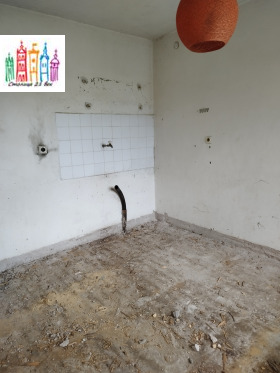 Hus Dren, region Pernik 6