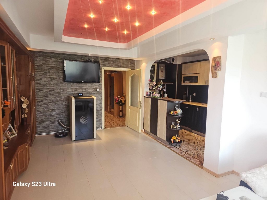 Продава 3-СТАЕН, гр. Кърджали, Веселчане, снимка 2 - Апартаменти - 36664121