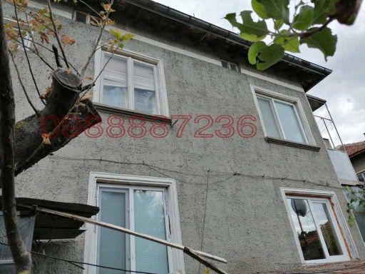 Продава ЕТАЖ ОТ КЪЩА, гр. Исперих, област Разград, снимка 3 - Етаж от къща - 52785003