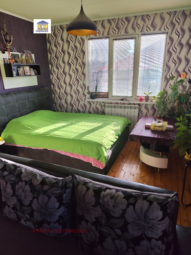 Продава КЪЩА, гр. Перник, Димова махала, снимка 2 - Къщи - 52622887