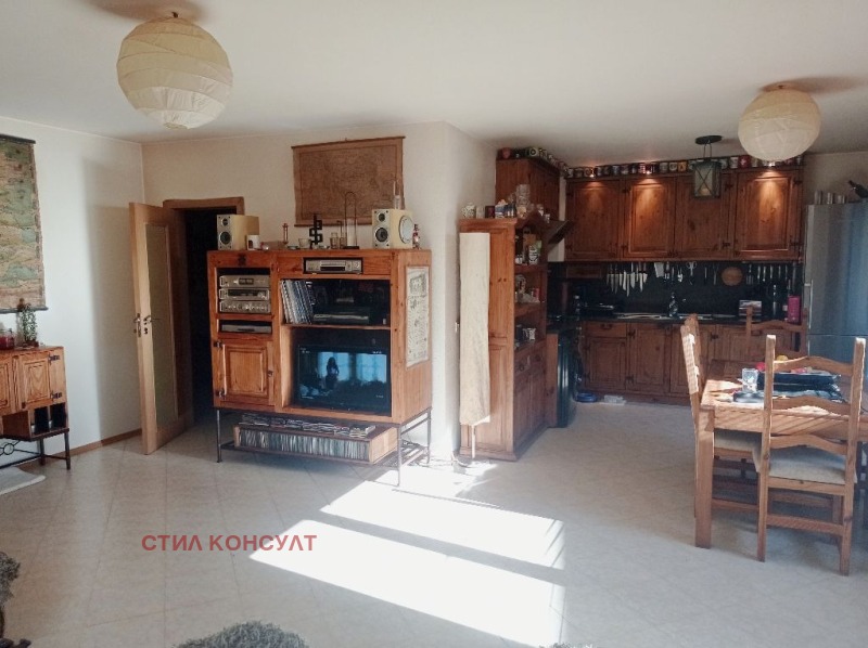 Продава 3-СТАЕН в град София, Карпузица - 126 кв.м / 330 000 € » 645 423.90 лв., СТИЛ КОНСУЛТ