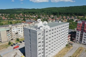 1 makuuhuone Iztok, Pernik 1