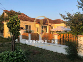 Maison Dabravino, région Varna