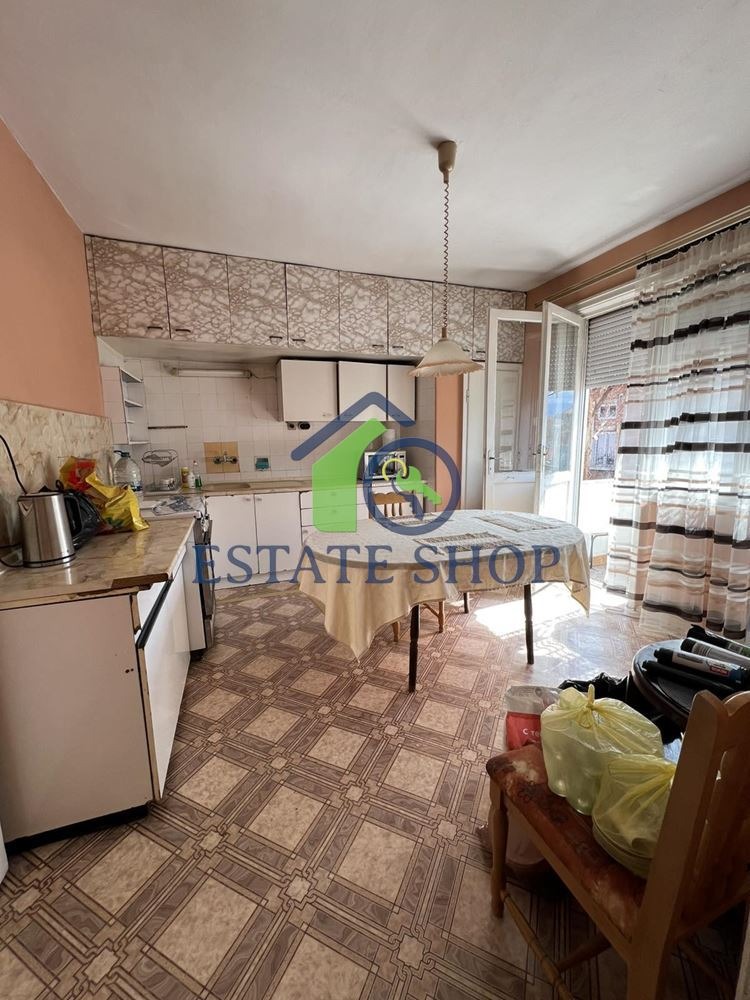 In vendita  Piano della casa Plovdiv , Izgrev , 190 mq | 92620798