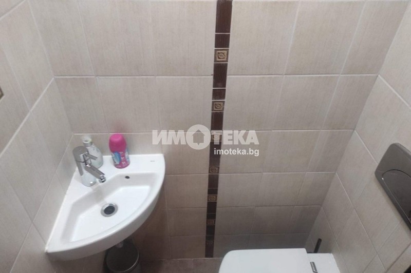 Na prodej  1 ložnice Sofia , Centar , 70 m2 | 83744030 - obraz [8]