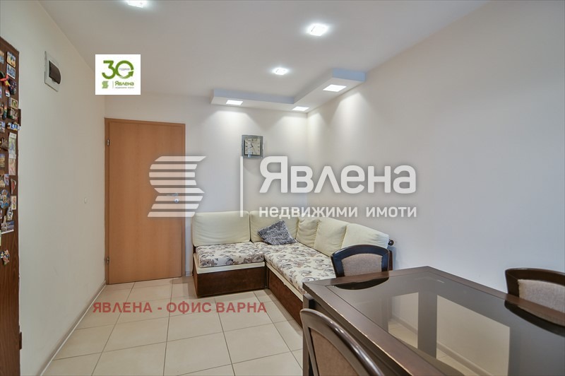 Продава 3-СТАЕН, гр. Варна, Център, снимка 2 - Aпартаменти - 48683857