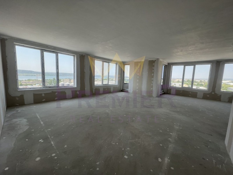 Till salu  3+ sovrum Varna , Trosjevo , 285 kvm | 38439517