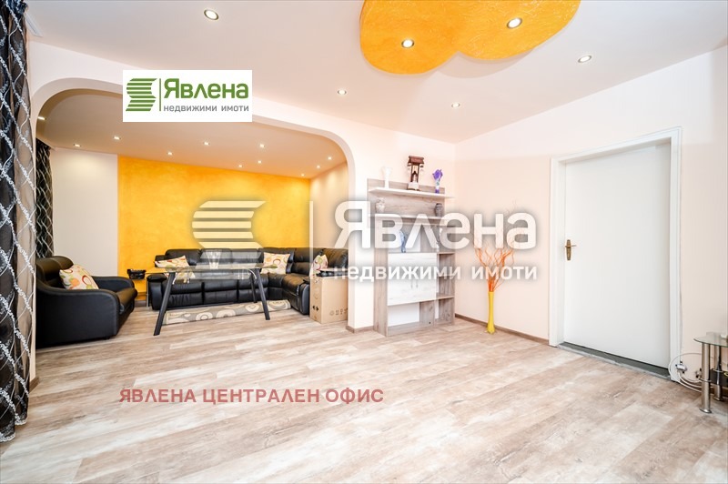 Продава 3-СТАЕН, гр. София, Изток, снимка 2 - Aпартаменти - 48972033