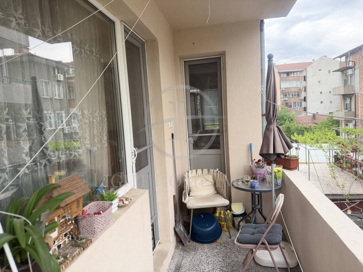 Продава ЕТАЖ ОТ КЪЩА, гр. Пловдив, Кючук Париж, снимка 13 - Етаж от къща - 54529624