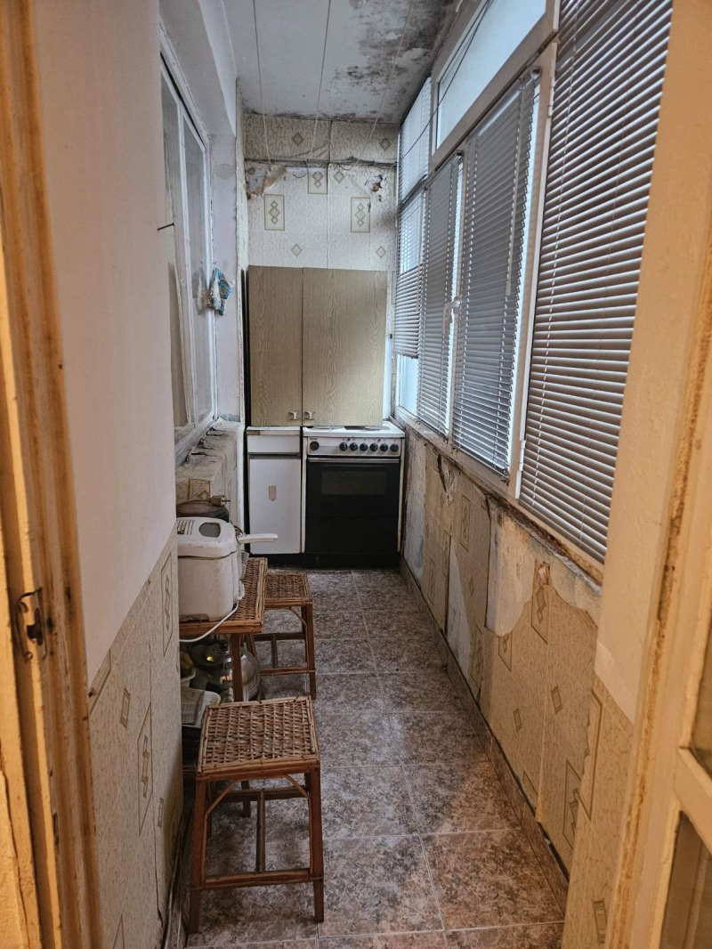 Продава 4-СТАЕН, гр. Дупница, област Кюстендил, снимка 2 - Апартаменти - 53415467