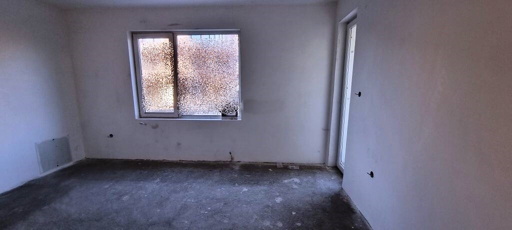 Продава 2-СТАЕН, гр. Шумен, Басейна, снимка 2 - Апартаменти - 55907717