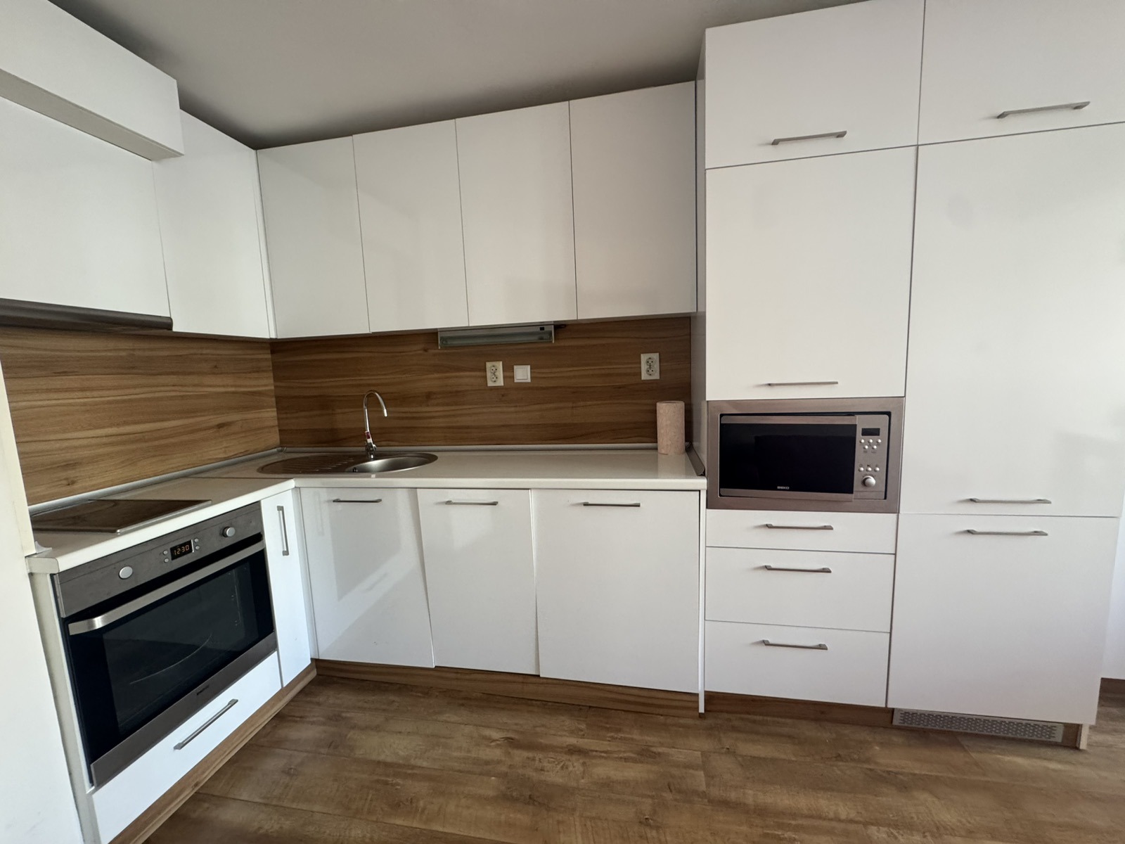 Продава 3-СТАЕН, гр. Бургас, Възраждане, снимка 3 - Апартаменти - 53642147