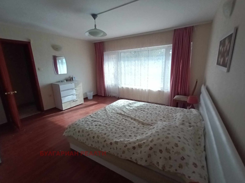 Till salu  Hus region Dobrich , Obrotjistje , 190 kvm | 63016943 - bild [8]