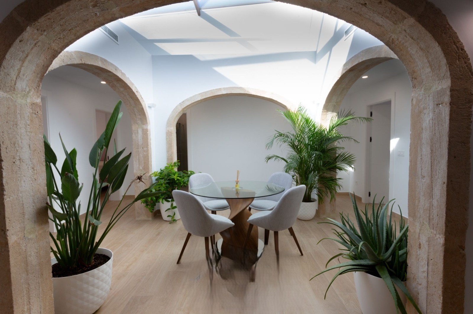 Продава КЪЩА, гр. Бургас, Център, снимка 3 - Къщи - 54338021