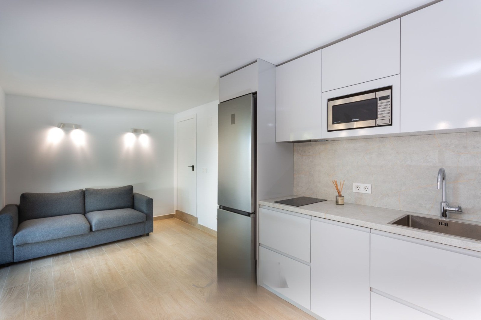 Продава КЪЩА, гр. Бургас, Център, снимка 9 - Къщи - 54338021