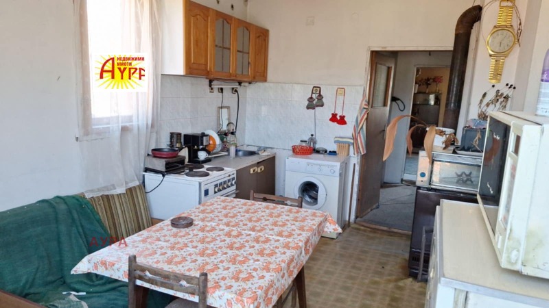 Til salg  Hus Gulv Vratsa , Metalurg , 81 kvm | 61654321 - billede [2]
