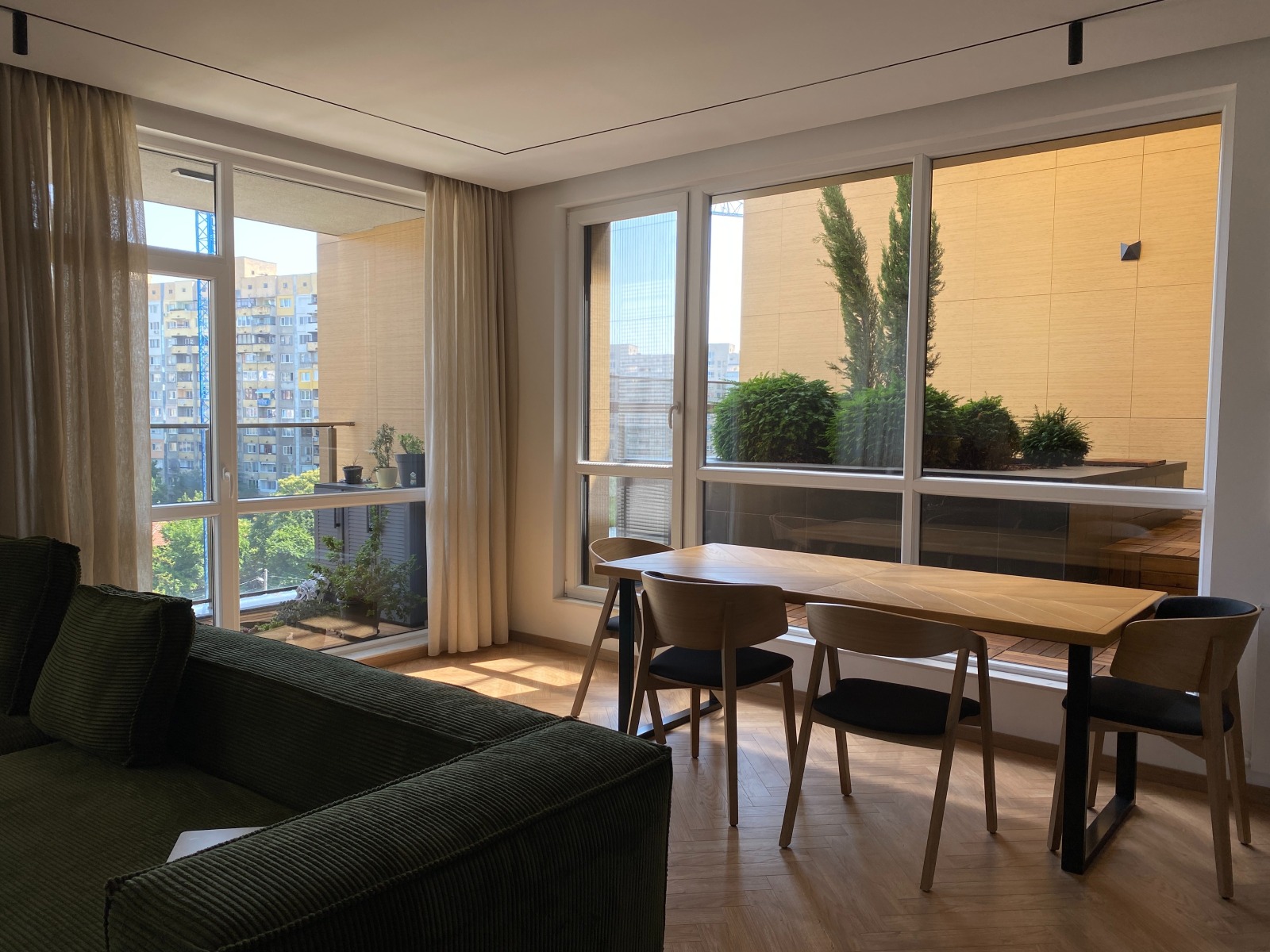 Продава 3-СТАЕН, гр. София, Оборище, снимка 2 - Апартаменти - 53601404