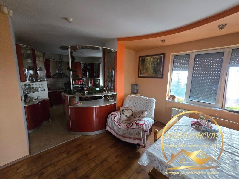 Продава МЕЗОНЕТ в област Хасково, гр. Димитровград - 380 кв.м / 142 000 € » 277 727.86 лв., КОЛЕВ КОНСУЛТ