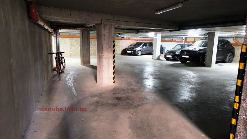 Myytävänä  Parkkipaikka Ruse , Tsentar , 15 neliömetriä | 39723148 - kuva [4]