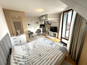 Myytävänä Studio