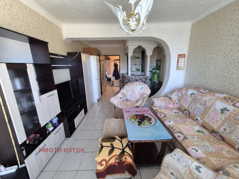Продава 3-СТАЕН в град Перник, Тева - 90 кв.м / 107 371.30 € » 210 000 лв., ИМОТИ ИЗТОК