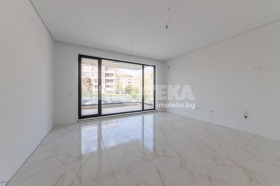 Продава 2-стаен град Варна к.к. Св.Св. Константин и Елена - [1] 
