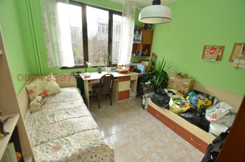 Продава ЕТАЖ ОТ КЪЩА, гр. София, Изток, снимка 2 - Етаж от къща - 53565226