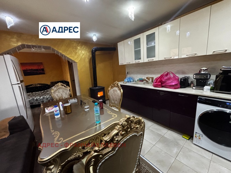 Продава КЪЩА, с. Комарево, област Плевен, снимка 8 - Къщи - 53535729