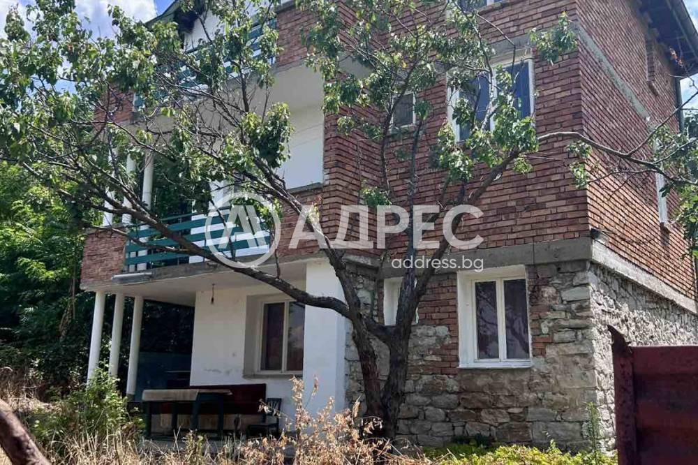 Продава КЪЩА, с. Първенец, област Пловдив